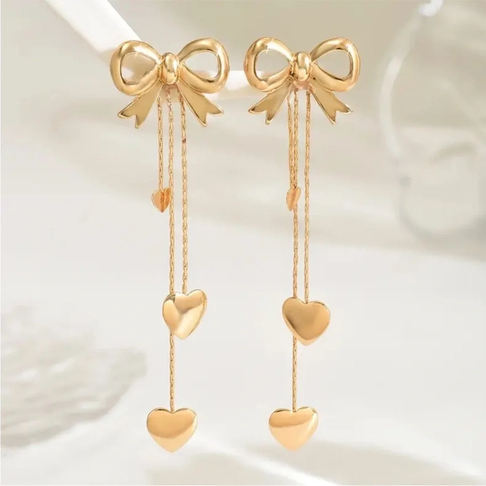 Elegant Gold Bow and Heart Drop Earrings. Christmas Earrings 🎀